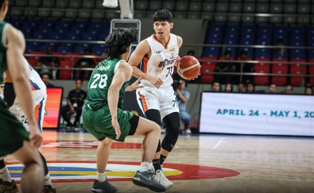 何宇鹏的目 何宇鹏的目